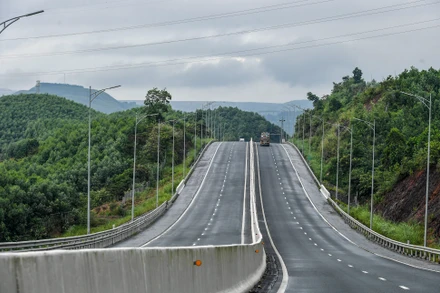 Hạ tầng giao thông - “Chìa khóa” cho phát triển du lịch Quảng Ninh