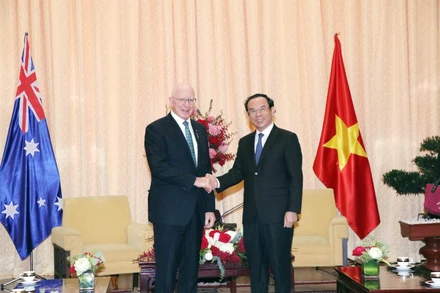 Đồng chí Nguyễn Văn Nên, Ủy viên Bộ Chính trị, Bí thư Thành ủy Thành phố Hồ Chí Minh tiếp Toàn quyền Australia David Hurley. Ảnh: TTXVN