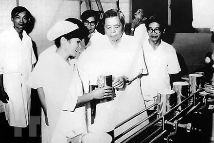 Những cống hiến to lớn của đồng chí Nguyễn Văn Linh cho Ðảng bộ, nhân dân Sài Gòn - Chợ Lớn - Gia Ðịnh - Thành phố Hồ Chí Minh 