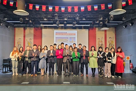 Đại sứ quán và Trung tâm Văn hóa Việt Nam tại Pháp luôn đồng hành cùng những hoạt động ý nghĩa hướng về quê hương của Hội Thanh niên Sinh viên Việt Nam tại Pháp. (Ảnh: MINH DUY)