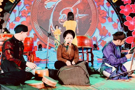 Ca trù - loại hình nghệ thuật độc đáo vẫn được duy trì và phát triển tại Hải Phòng.