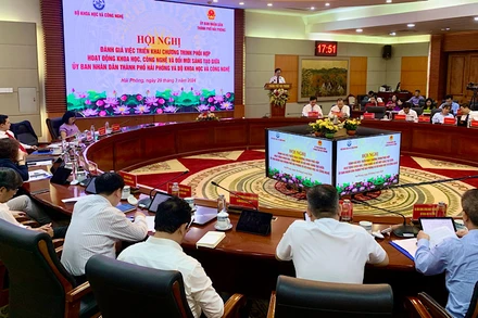 Quang cảnh hội nghị đánh giá kết quả phối hợp hoạt động giữa Bộ Khoa học-Công nghệ và thành phố Hải Phòng.