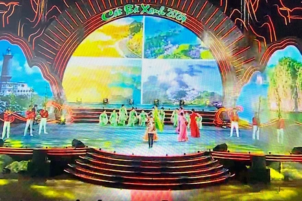 Chương trình nghệ thuật Cát Bà xanh là điểm nhấn của Lễ hội truyền thống Cát Hải.