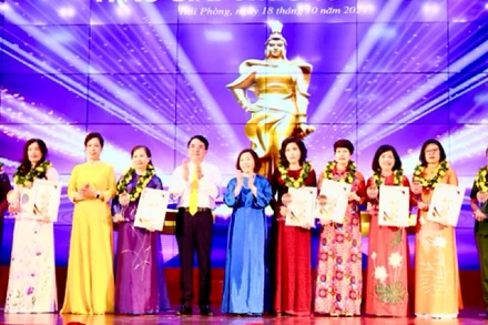 8 gương mặt phụ nữ Hải Phòng tiêu biểu được chọn trao Giải thưởng Lê Chân lần thứ 13.