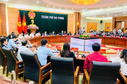 Quang cảnh gặp gỡ, xúc tiến đầu tư với các doanh nghiệp điện cơ-điện tử Đài Loan (Trung Quốc).