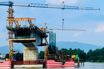 Cầu Lại Xuân, một công trình trọng điểm trong giải ngân vốn đầu tư công của thành phố Hải Phòng.