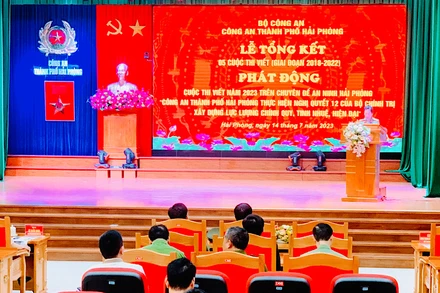 Quang cảnh phát động cuộc thi viết về Công an Hải Phòng xây dựng lực lượng chính quy, tinh nhuệ, hiện đại.