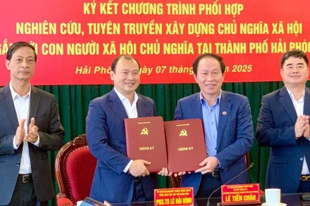 Thành ủy Hải Phòng và Tạp chí Cộng sản ký kết Chương trình phối hợp nghiên cứu, tuyên truyền xây dựng Chủ nghĩa xã hội và con người Xã hội chủ nghĩa tại thành phố Hải Phòng.