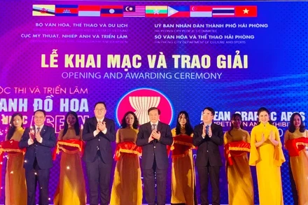 Khai mạc triển lãm tranh đồ họa các nước ASEAN 2024 tại Hải Phòng.