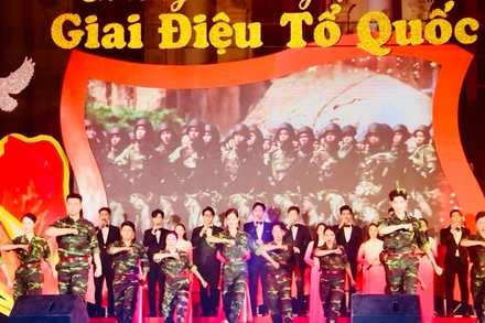 Chương trình nghệ thuật "Giai điệu Tổ quốc".