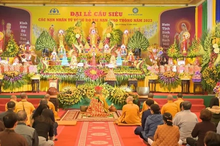 Đại lễ Cầu siêu các nạn nhân tử vong do tai nạn giao thông năm 2023 diễn ra tại chùa Long Hưng, Đông Anh, Hà Nội. (Ảnh: Phật Sự Long Hưng)