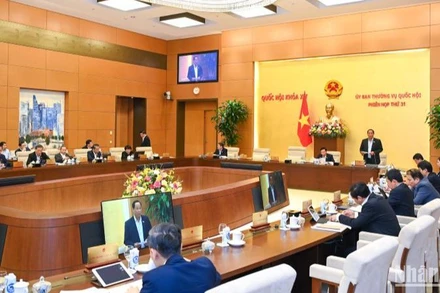 Phiên họp Ủy ban Thường vụ Quốc hội cho ý kiến về việc giải trình, tiếp thu, chỉnh lý dự thảo Luật Đường bộ. (Ảnh: Duy Linh)