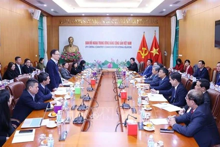 Đồng chí Lê Hoài Trung, Bí thư Trung ương Đảng, Trưởng Ban Đối ngoại Trung ương phát biểu chỉ đạo buổi làm việc. (Ảnh: Phương Hoa/TTXVN)