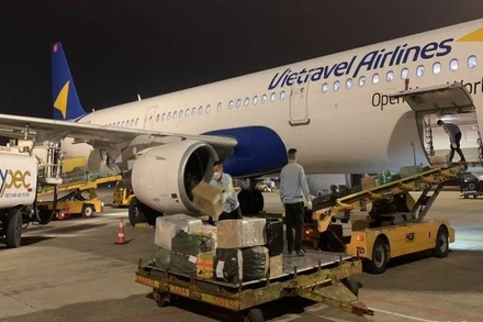 Từ ngày 13 đến 30/9, Vietravel Airlines tiếp nhận và vận chuyển miễn phí hàng hóa cứu trợ trên các chuyến bay chặng Thành phố Hồ Chí Minh–Hà Nội.
