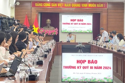 Toàn cảnh cuộc họp báo.