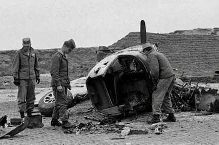 Ngày 7/3/1954, 32 bộ đội ta tổ chức tập kích vào vị trí nào ở Cát Bi để chặt đứt con đường tiếp viện quan trọng của Pháp cho tập đoàn cứ điểm Điện Biên Phủ?