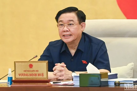 Chủ tịch Quốc hội Vương Đình Huệ phát biểu ý kiến trong phiên thảo luận về dự án Luật Di sản văn hóa (sửa đổi). (Ảnh: DUY LINH)