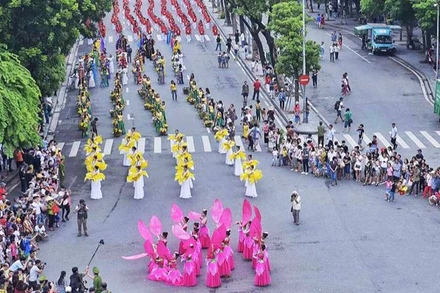Hà Nội sẽ tổ chức diễu hành quy mô bên hồ Hoàn Kiếm để giới thiệu những nét văn hóa đặc sắc.