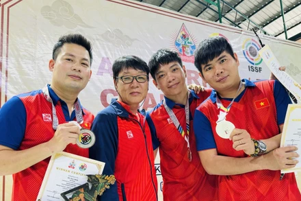 Các xạ thủ đội tuyển bắn súng của Việt Nam bước vào nội dung thi đấu cuối cùng.