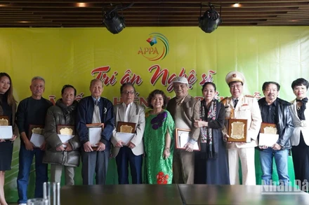 Tri ân các nghệ sĩ gạo cội có nhiều cống hiến cho nền nghệ thuật Việt Nam