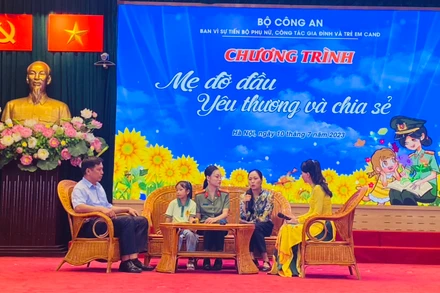 Giao lưu tại chương trình.