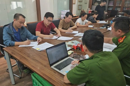 Các đối tượng làm việc tại cơ quan điều tra.