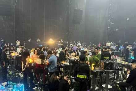 Phát hiện hàng chục “dân chơi” dương tính với ma túy.