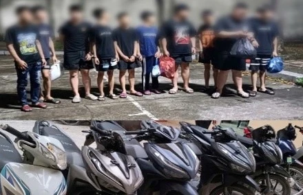 Nhóm đối tượng và tang vật.