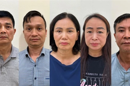 Các đối tượng: Nguyễn Thanh Phong, Đinh Quang Minh, Nguyễn Thị Minh Hải, Lê Thị Hiên, Cao Văn Trung (từ trái qua). Ảnh: Bộ Công an