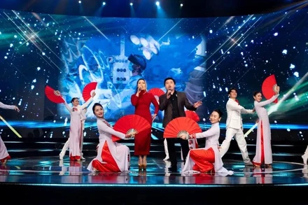 Chương trình nghệ thuật chính luận Giai điệu tự hào tôn vinh những chiến sĩ áo trắng.