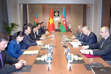 Bộ trưởng Lương Tam Quang hội đàm với Giám đốc cơ quan an ninh quốc gia Azerbaijan.