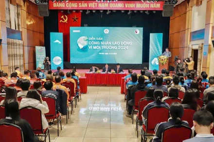 Toàn cảnh diễn đàn.