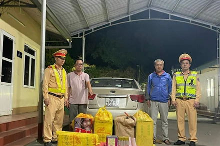 Bắt giữ số lượng pháo hoa vận chuyển trái phép lớn nhất từ đầu năm đến nay của Công an tỉnh Quảng Ninh.