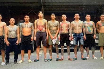 9 đối tượng bị bắt giữ khẩn cấp.