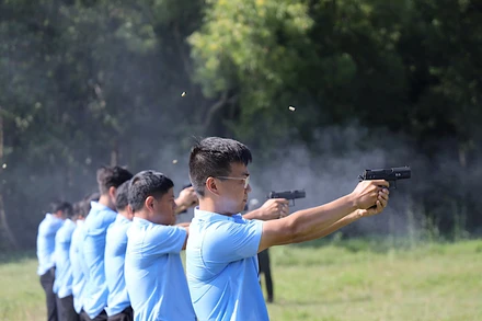 Chuyện về lực lượng sĩ quan bảo vệ tiếp cận.