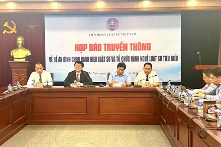 Họp báo truyền thông bình chọn danh hiệu luật sư và tổ chức luật sư tiêu biểu.