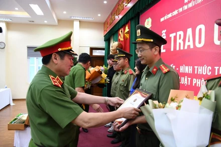 Cuộc thi thu hút đông đảo sinh viên các trường đại học, cao đẳng.