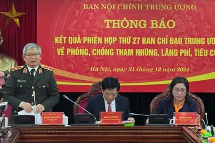 Thiếu tướng Hoàng Anh Tuyên, Phó Chánh Văn phòng Bộ, Người phát ngôn Bộ Công an thông tin tại phiên họp.
