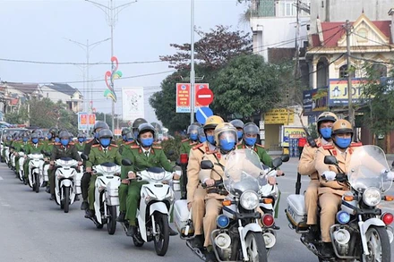 Lực lượng Công an nhân dân ra quân bảo đảm an ninh trật tự.