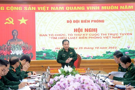 Thiếu tướng Phùng Quốc Tuấn, Phó Chính ủy Bộ đội Biên phòng, Trưởng ban Tổ chức chủ trì Hội nghị Ban tổ chức, Tổ Thư ký cuộc thi.