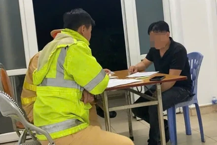 Tài xế Trần Sơn D. điểu khiển xe khách đi ngược chiều bị xử phạt 35 triệu đồng và trừ 10 điểm giấy phép lái xe.