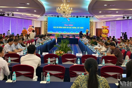 Tọa đàm "Báo chí đồng hành với quê hương, đất nước".