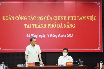 Đồng chí Tô Lâm, Ủy viên Bộ Chính trị, Bộ trưởng Công an, Trưởng Đoàn công tác của Chính phủ phát biểu tại buổi làm việc.