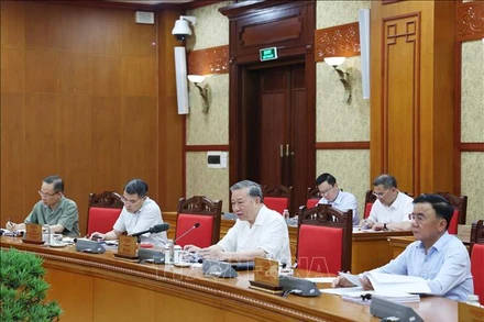 Tổng Bí thư Tô Lâm chủ trì họp Ban Bí thư về Dự thảo sửa đổi, bổ sung một số điều của Hiến pháp năm 2013. (Ảnh: THỐNG NHẤT/TTXVN)