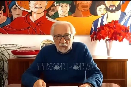 Ông Renato Darsie, Chủ tịch Chi Hội hữu nghị Italy - Việt Nam vùng Veneto trả lời phỏng vấn của phóng viên TTXVN. Ảnh: Thanh Hải/PV TTXVN tại Italy