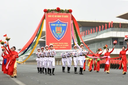 [Ảnh] Lễ kỷ niệm Ngày truyền thống lực lượng Cảnh sát cơ động