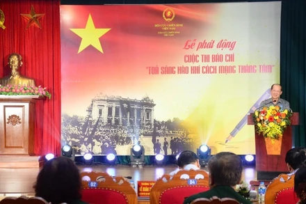 Thượng tướng Bế Xuân Trường, Chủ tịch Hội Cựu chiến binh Việt Nam phát biểu tại lễ phát động.