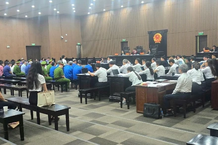 Toàn cảnh phiên tòa.