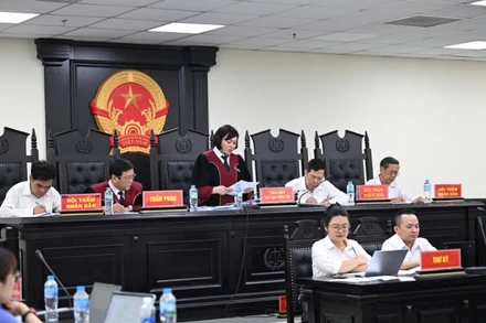 Hội đồng xét xử tuyên án các bị cáo.