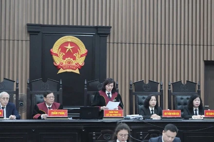 Hội đồng xét xử tuyên án các bị cáo.